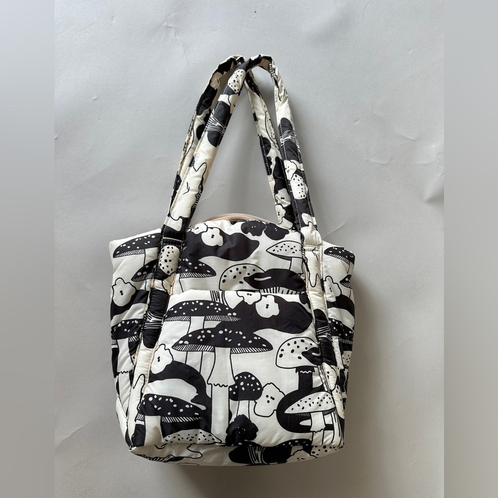 Baggu mushroom puffy tote bag excellent condition